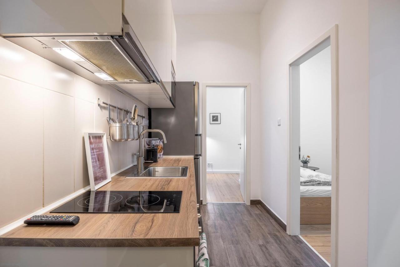 Central Grand Apartment With 5Bedrm 2Bathroom บูดาเปสต์ ภายนอก รูปภาพ