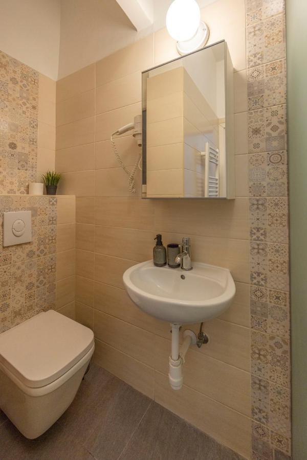 Central Grand Apartment With 5Bedrm 2Bathroom บูดาเปสต์ ภายนอก รูปภาพ