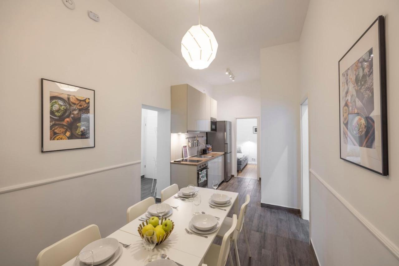 Central Grand Apartment With 5Bedrm 2Bathroom บูดาเปสต์ ภายนอก รูปภาพ