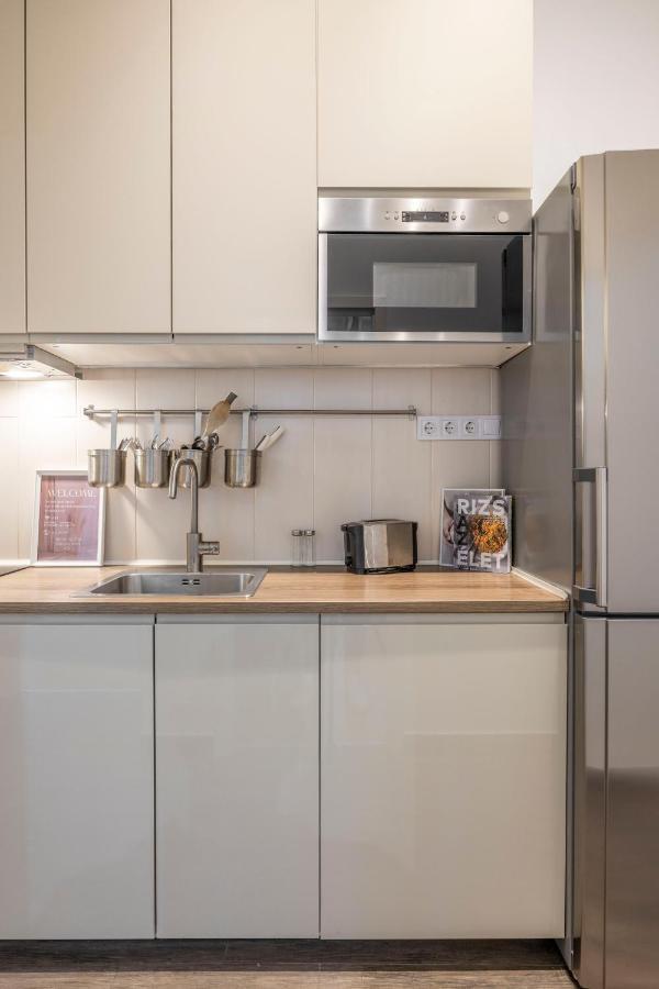Central Grand Apartment With 5Bedrm 2Bathroom บูดาเปสต์ ภายนอก รูปภาพ