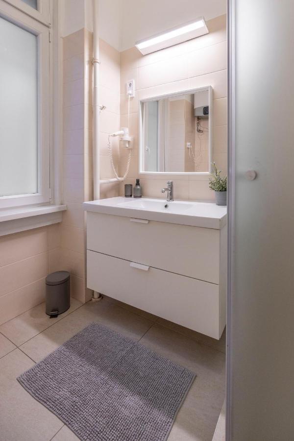 Central Grand Apartment With 5Bedrm 2Bathroom บูดาเปสต์ ภายนอก รูปภาพ