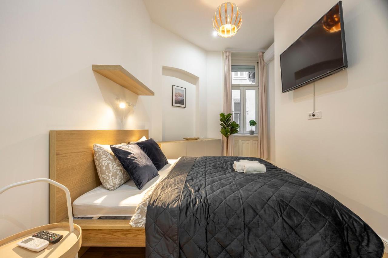 Central Grand Apartment With 5Bedrm 2Bathroom บูดาเปสต์ ภายนอก รูปภาพ