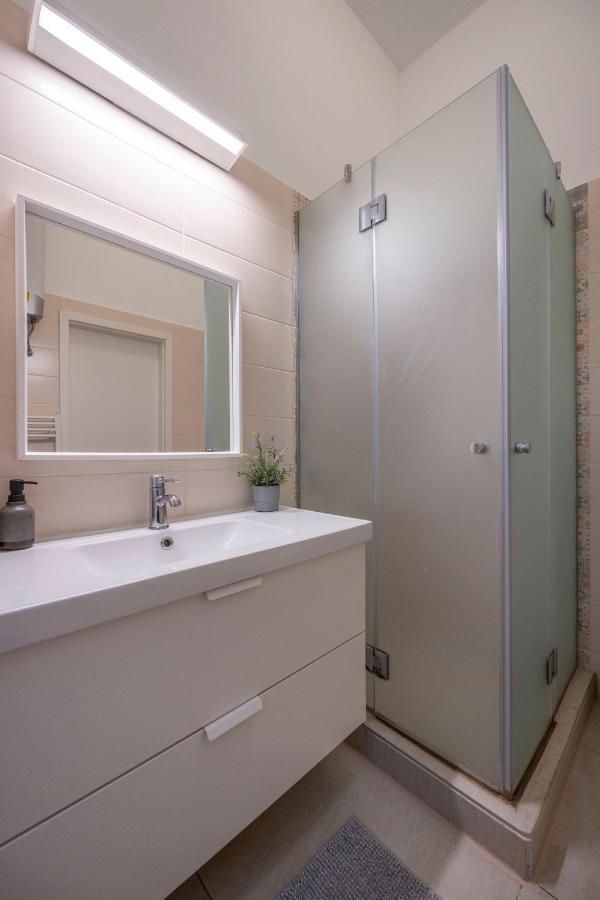 Central Grand Apartment With 5Bedrm 2Bathroom บูดาเปสต์ ภายนอก รูปภาพ