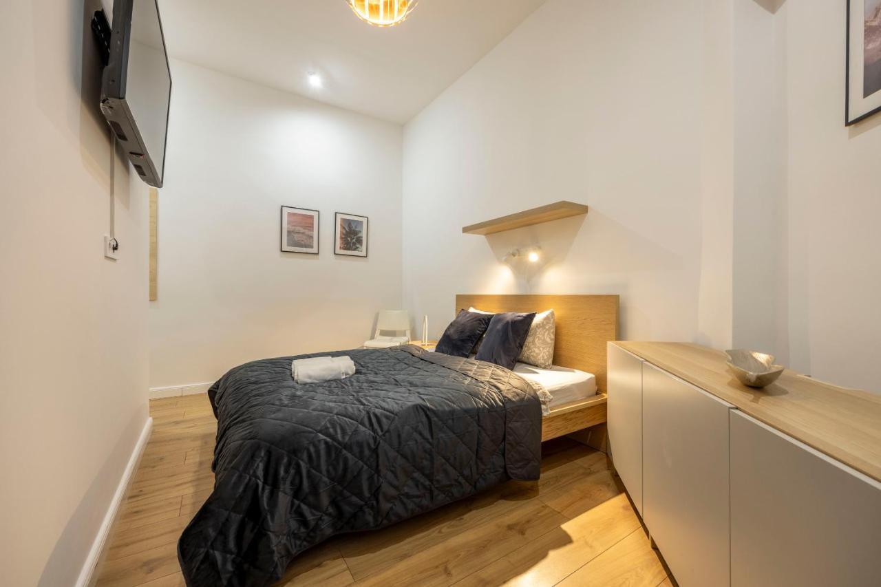 Central Grand Apartment With 5Bedrm 2Bathroom บูดาเปสต์ ภายนอก รูปภาพ