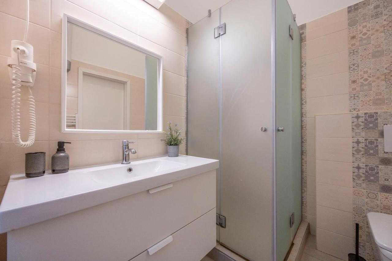 Central Grand Apartment With 5Bedrm 2Bathroom บูดาเปสต์ ภายนอก รูปภาพ
