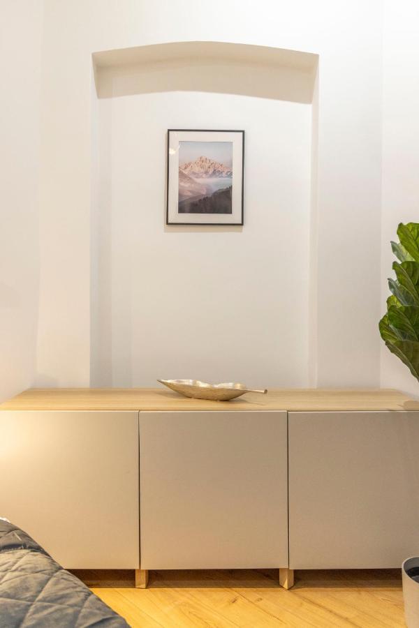 Central Grand Apartment With 5Bedrm 2Bathroom บูดาเปสต์ ภายนอก รูปภาพ